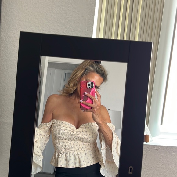 Tops - Strapless ruffle tube top